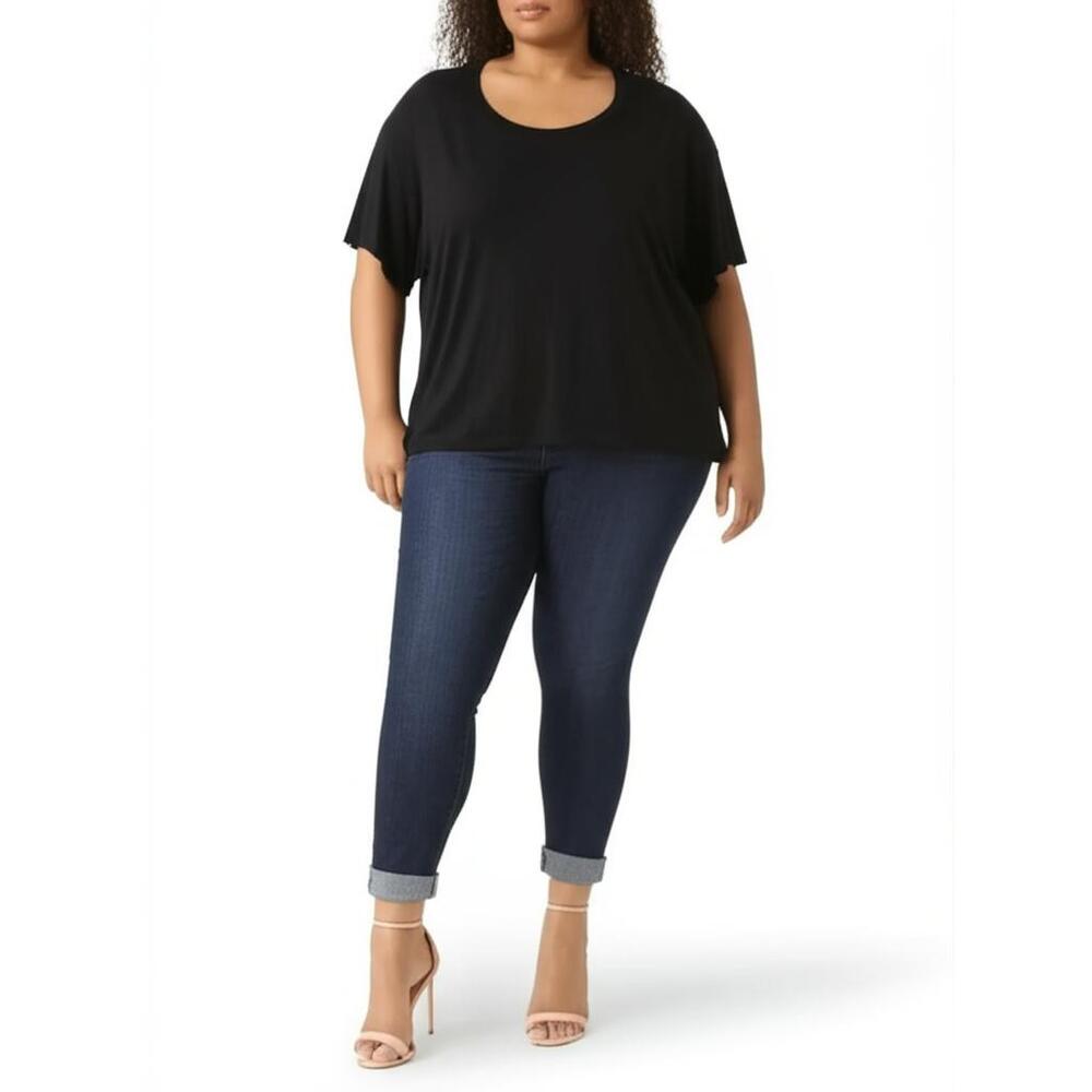TORRID T-Shirt Crew Neck Cropped Classic Fit 4X